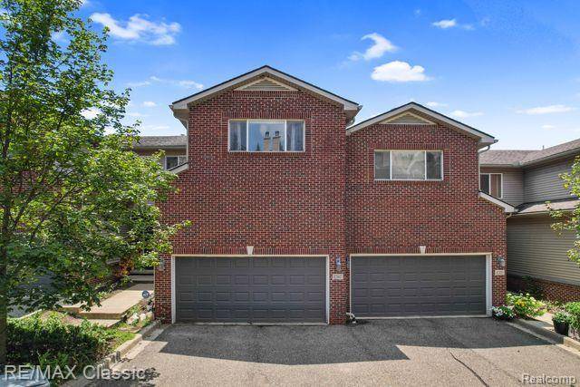 42447 CORLINA DR, Northville, MI 48167