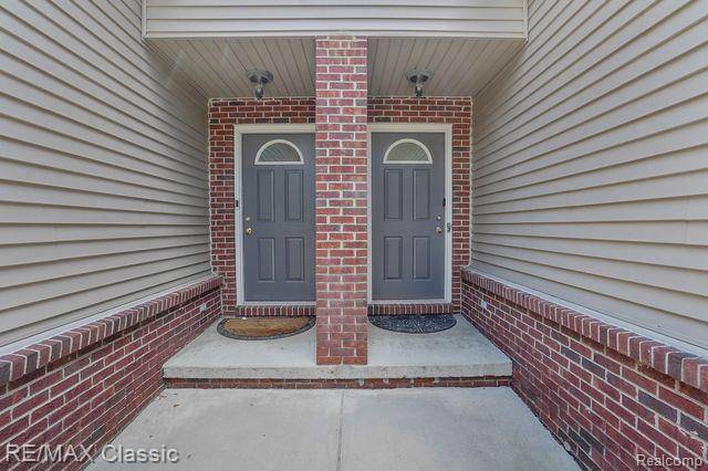 42447 CORLINA DR, Northville, MI 48167