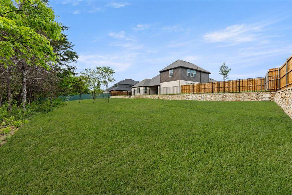 111 Broadmoor Lane, Ovilla, TX 75154