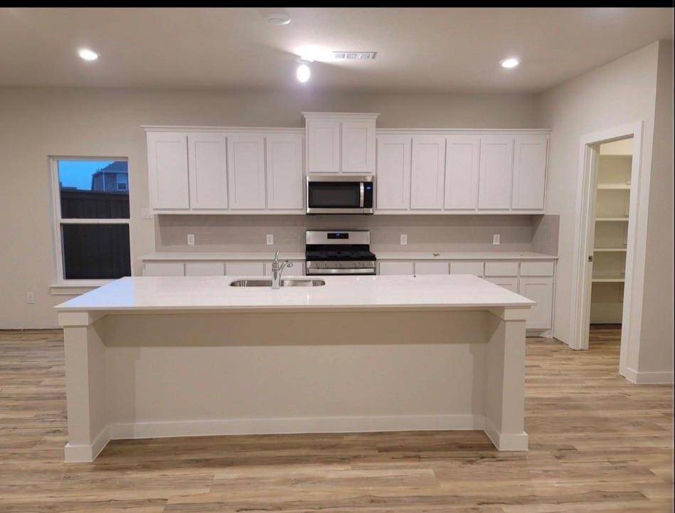 785 Vineyard Way, Forney, TX 75126