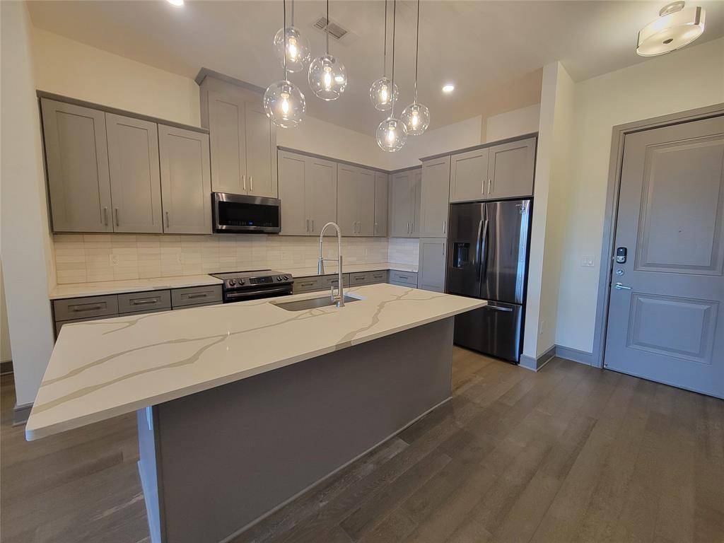 2700 Old Denton Road #1017, Carrollton, TX 75007