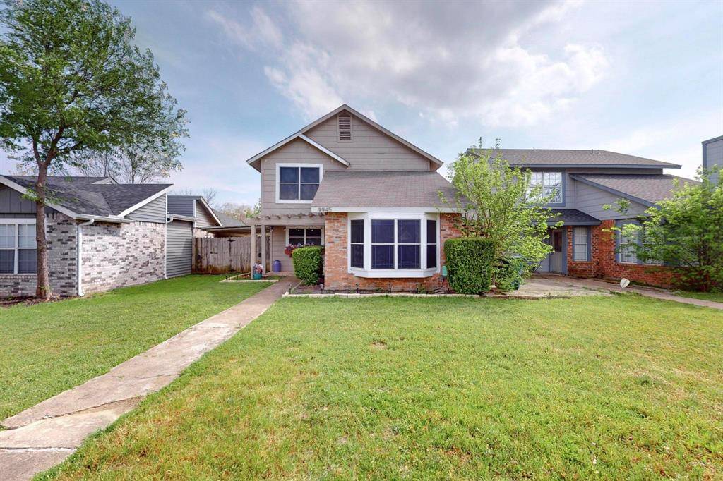 9945 Pack Saddle Trail, Fort Worth, TX 76108