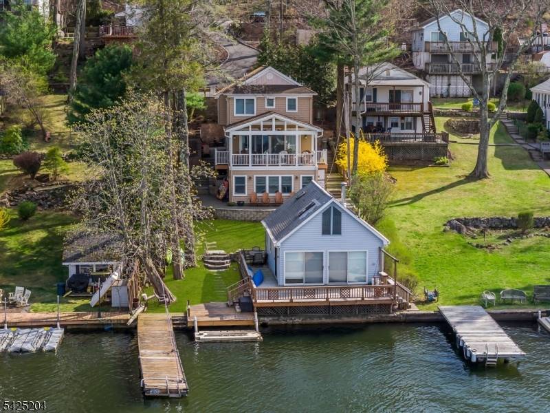 423 Lakeside Blvd, Hopatcong Boro, NJ 07843
