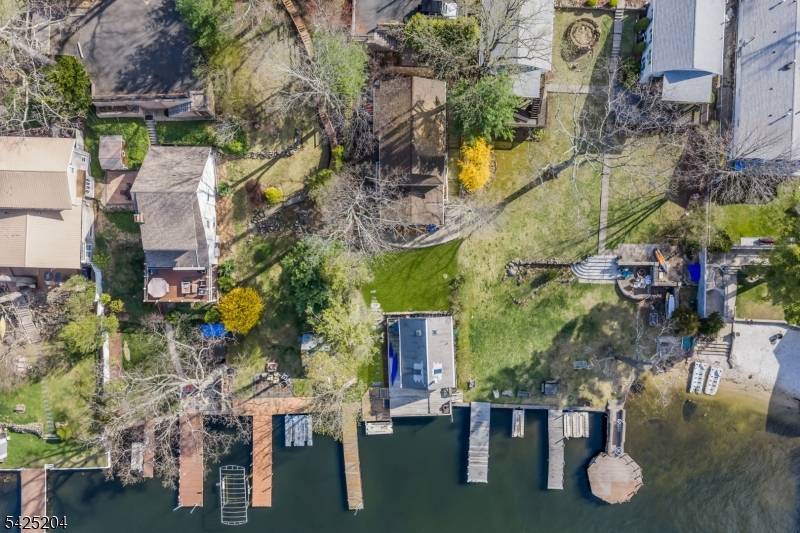 423 Lakeside Blvd, Hopatcong Boro, NJ 07843