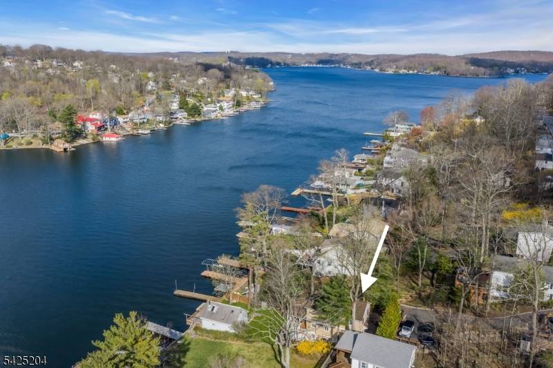 423 Lakeside Blvd, Hopatcong Boro, NJ 07843