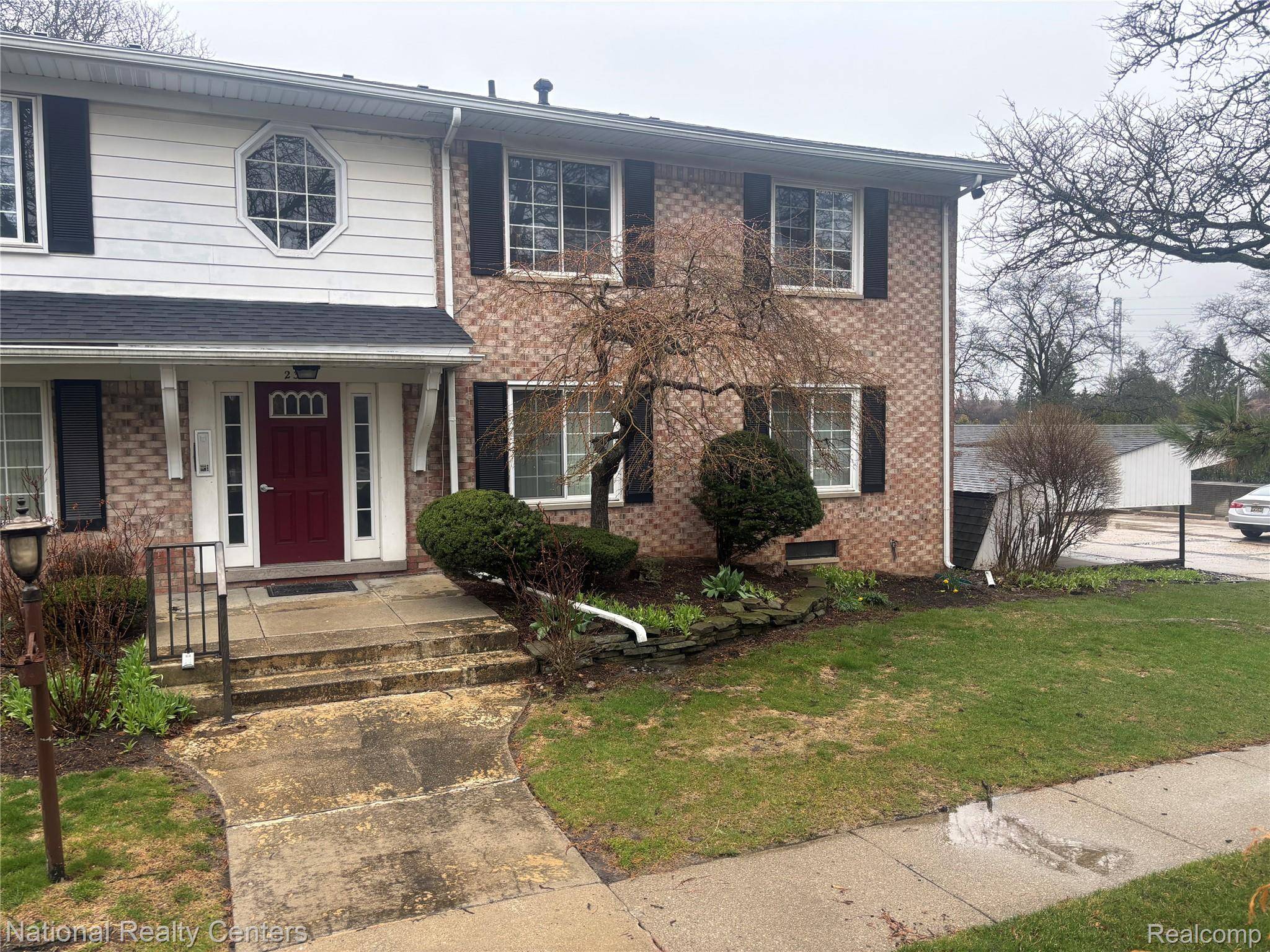 237 E Square Lake RD #8, Bloomfield Charter Township, MI 48302