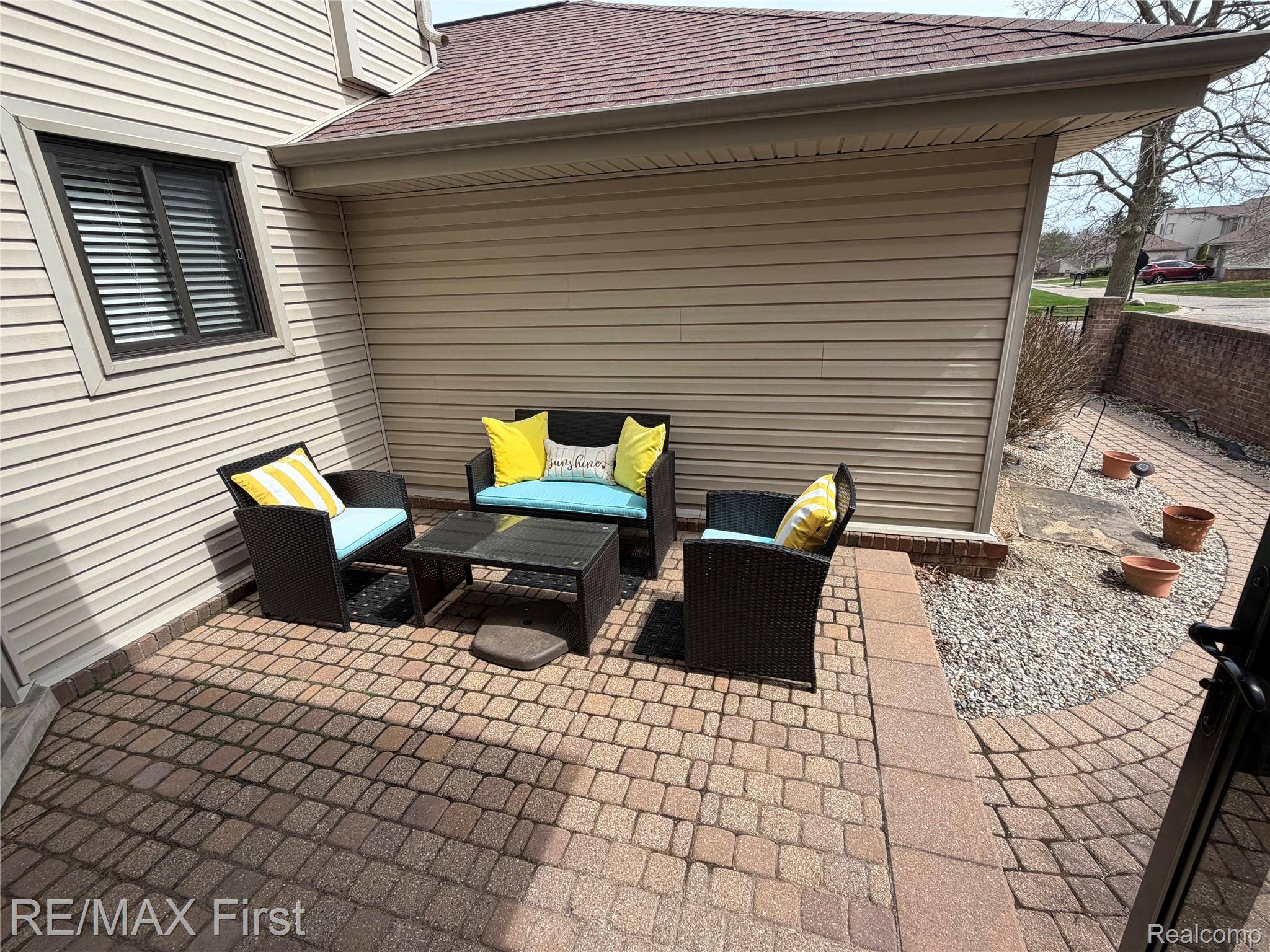 29349 W Chanticleer DR, Southfield, MI 48034