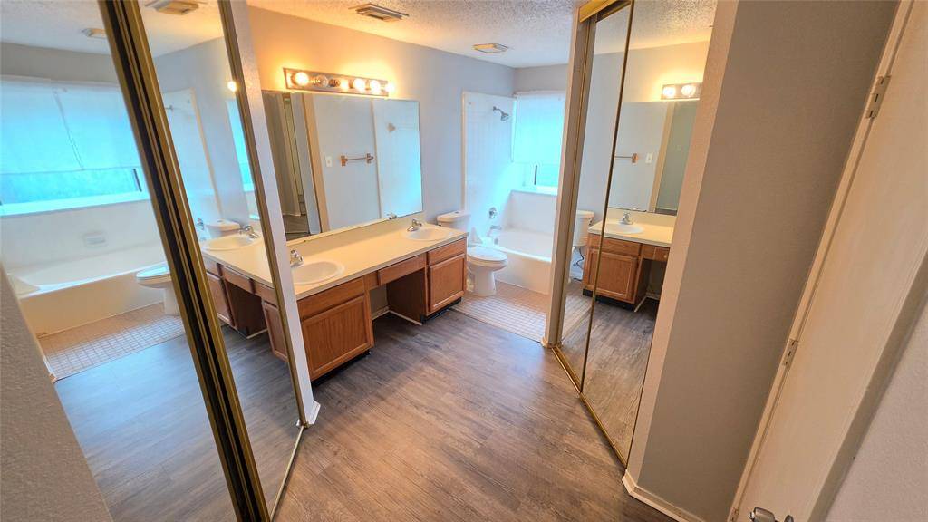 6301 Fairlane Drive, Arlington, TX 76001