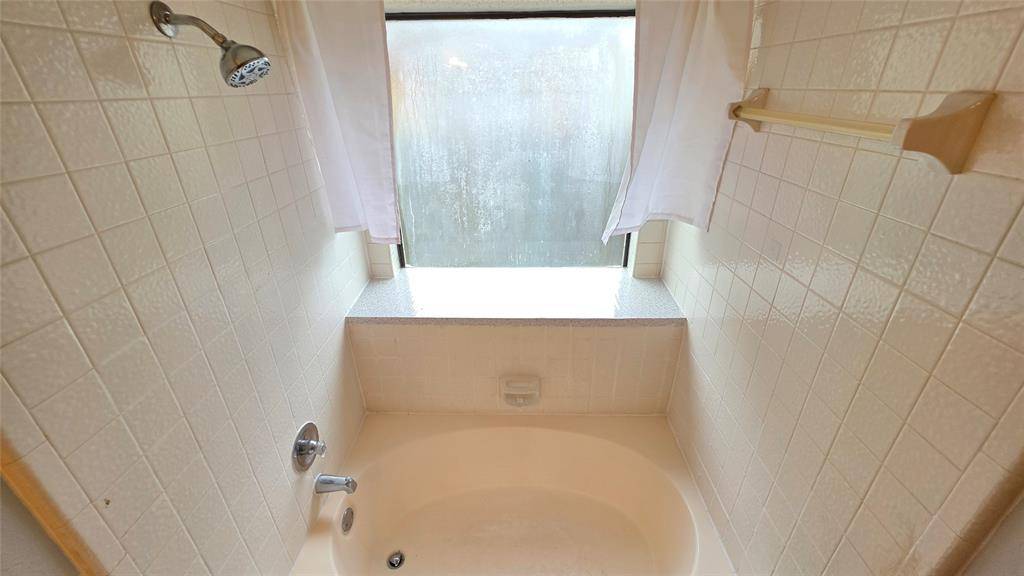 6301 Fairlane Drive, Arlington, TX 76001