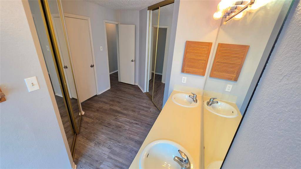 6301 Fairlane Drive, Arlington, TX 76001