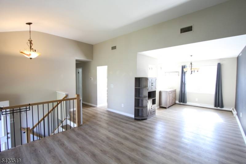 35 Mary Ann Rd, Jefferson Twp., NJ 07438