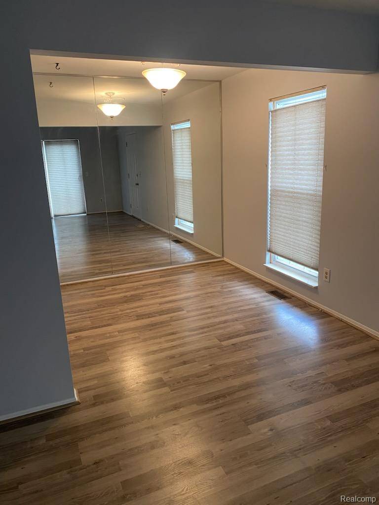 24731 Meadow Lane LN #42, Harrison Charter Township, MI 48045