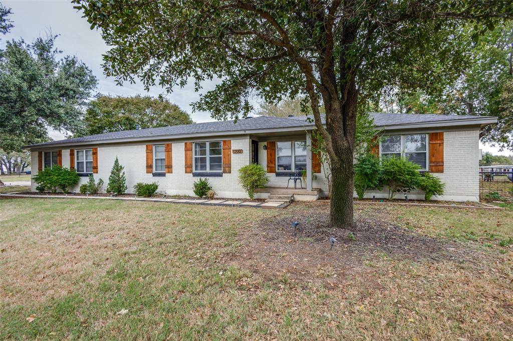 1200 Tipps Road, Cross Roads, TX 76227