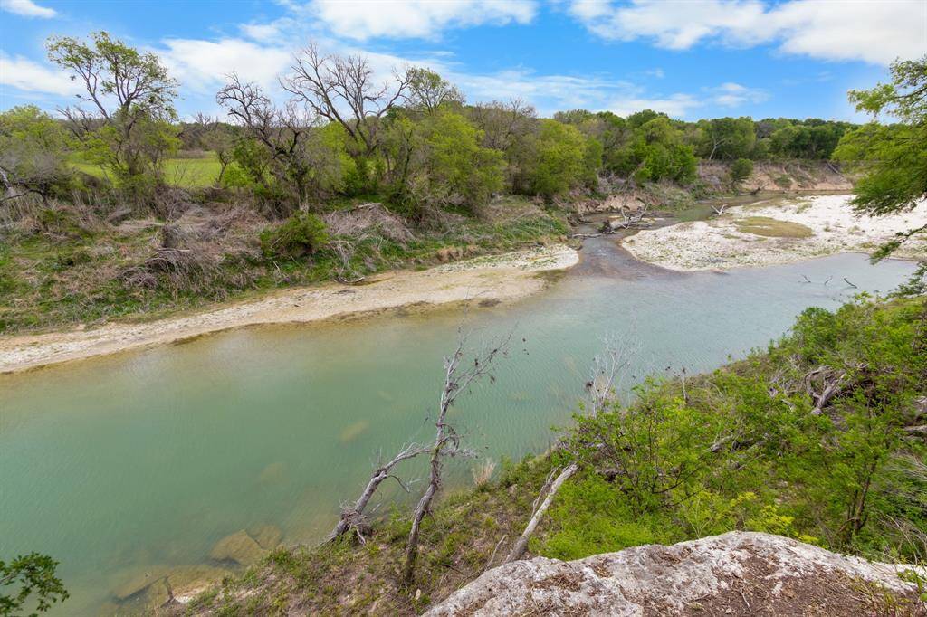 150 Deer Run Road, Valley Mills, TX 76689