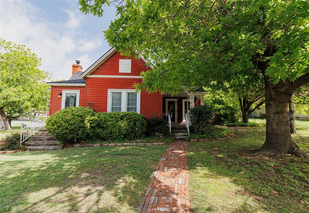 510 W Walnut Street, Decatur, TX 76234