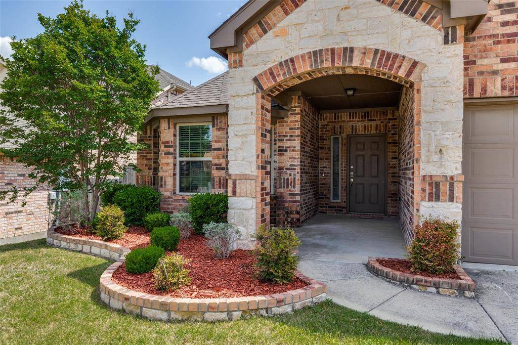 8705 Regal Royale Drive, Fort Worth, TX 76108