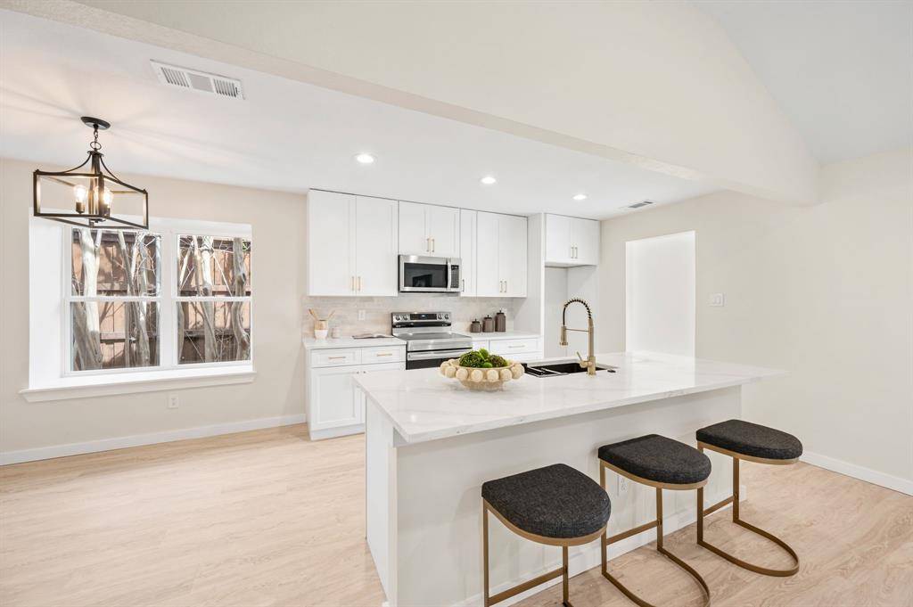 1934 Vista Oaks Drive, Carrollton, TX 75007