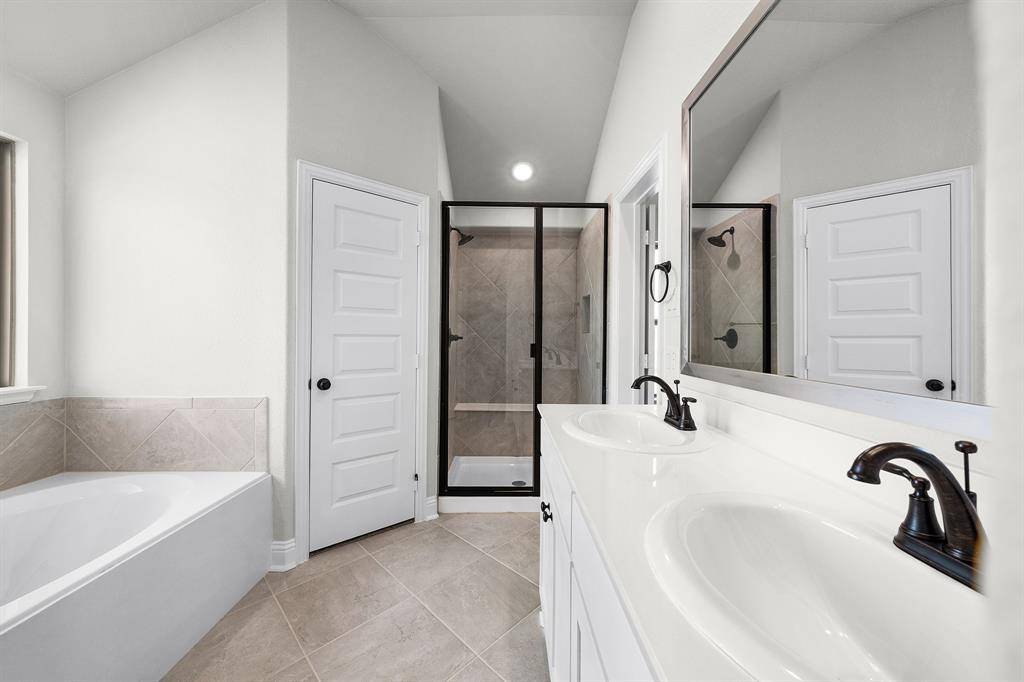 3800 Arrowchop Drive, Caddo Mills, TX 75135