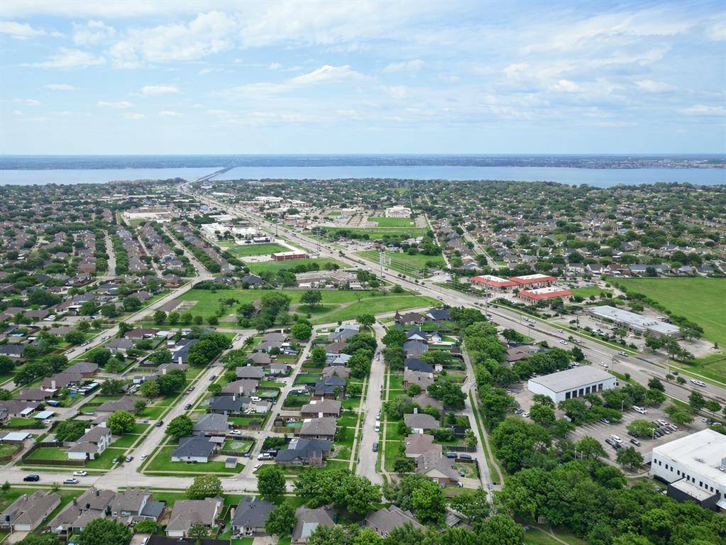 7202 Lakeshore Drive, Rowlett, TX 75089