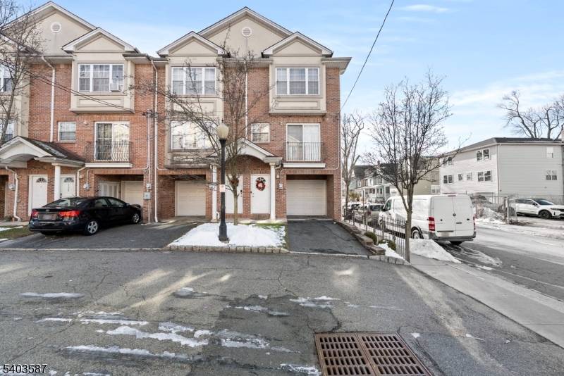 126 Amherst St, East Orange City, NJ 07018