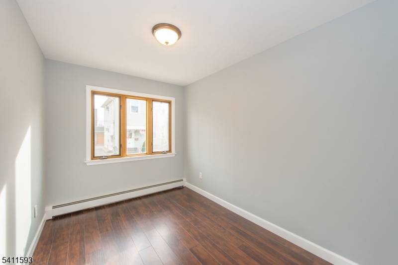 46 Center St, Clifton City, NJ 07011