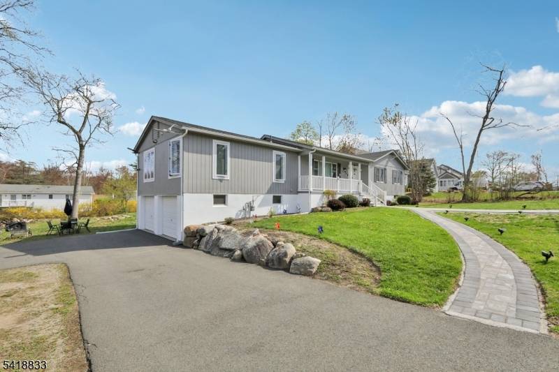 24 Yacht Club Dr, Jefferson Twp., NJ 07849