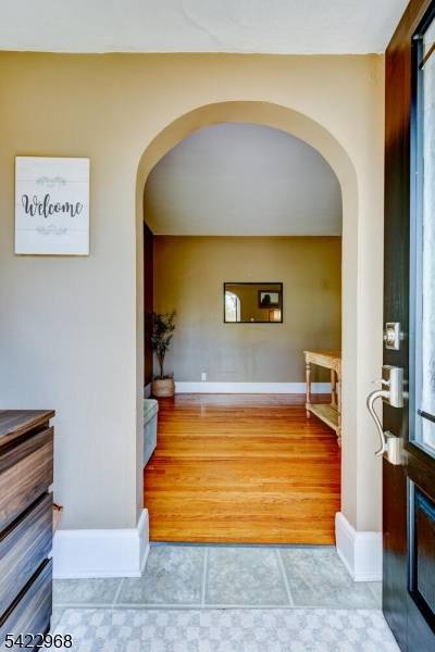 425 Bartine St, Somerville Boro, NJ 08876