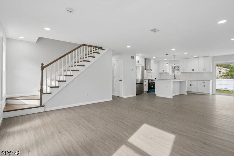 26 Hunterdon Rd, West Orange Twp., NJ 07052