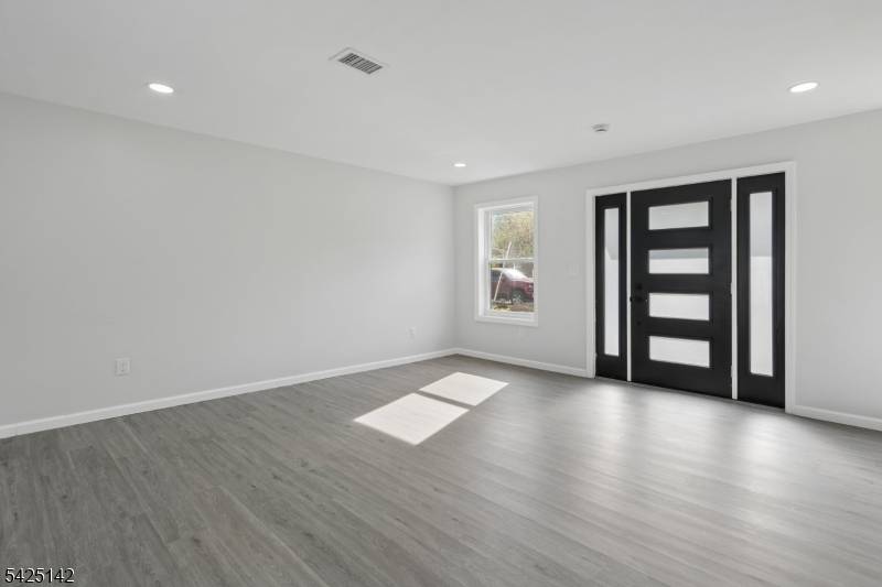 26 Hunterdon Rd, West Orange Twp., NJ 07052