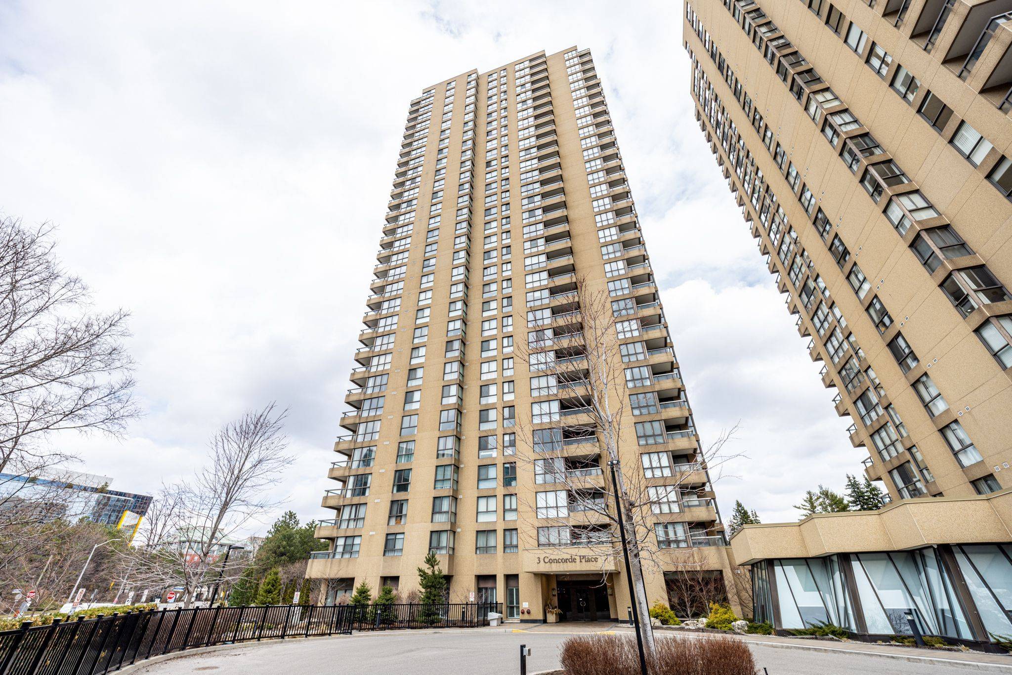 3 Concorde PL #2004, Toronto C13, ON M3C 3K7