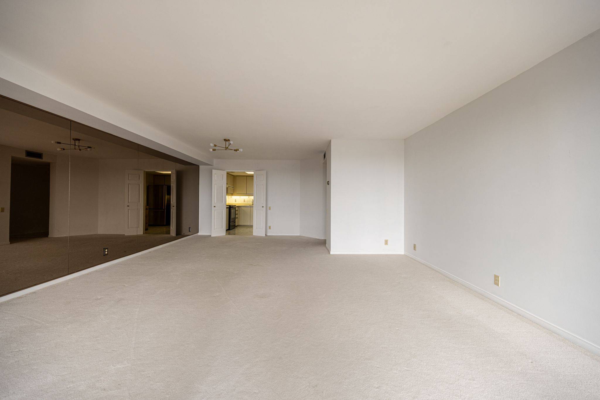 3 Concorde PL #2004, Toronto C13, ON M3C 3K7