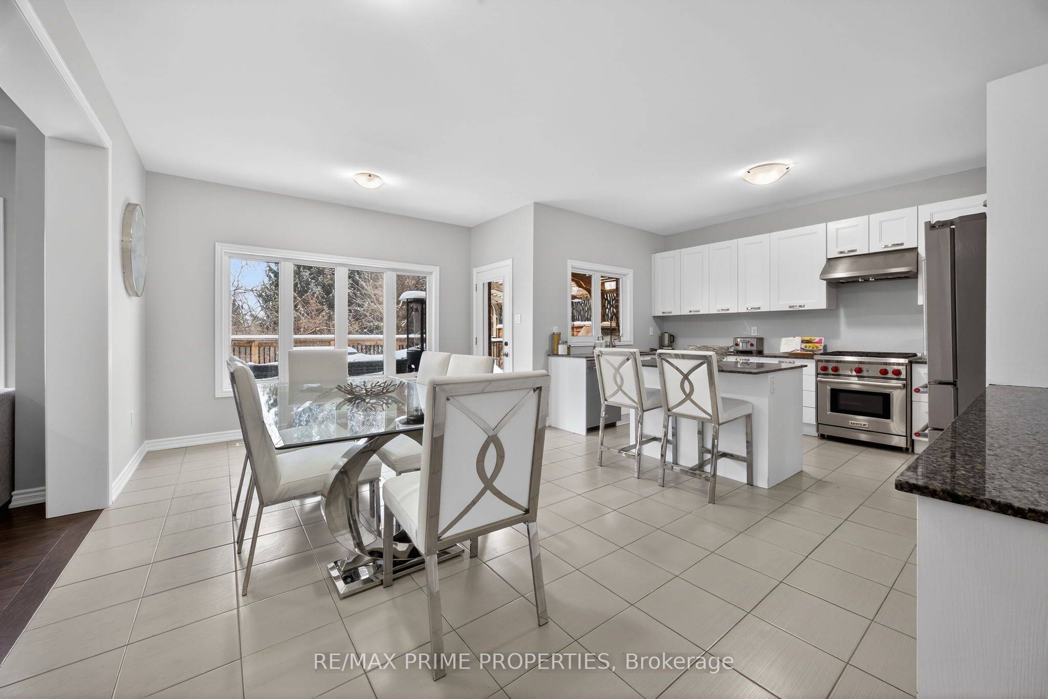 72 Ridge Gate CRES, East Gwillimbury, ON L0G 1M0