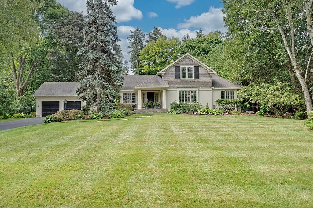 7 Colonial CRES, Oakville, ON L6J 4K8