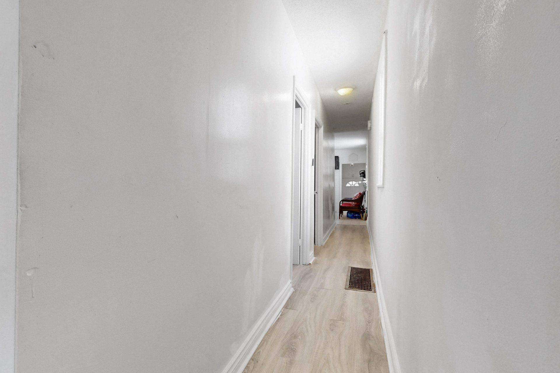 538 McRoberts AVE, Toronto W03, ON M6E 4R6