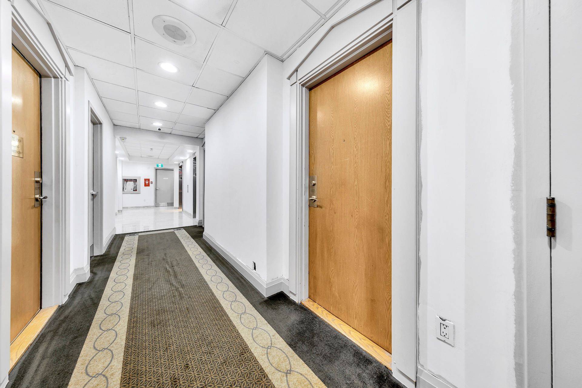 3 Hickory Tree RD #102, Toronto W04, ON M9N 3W5