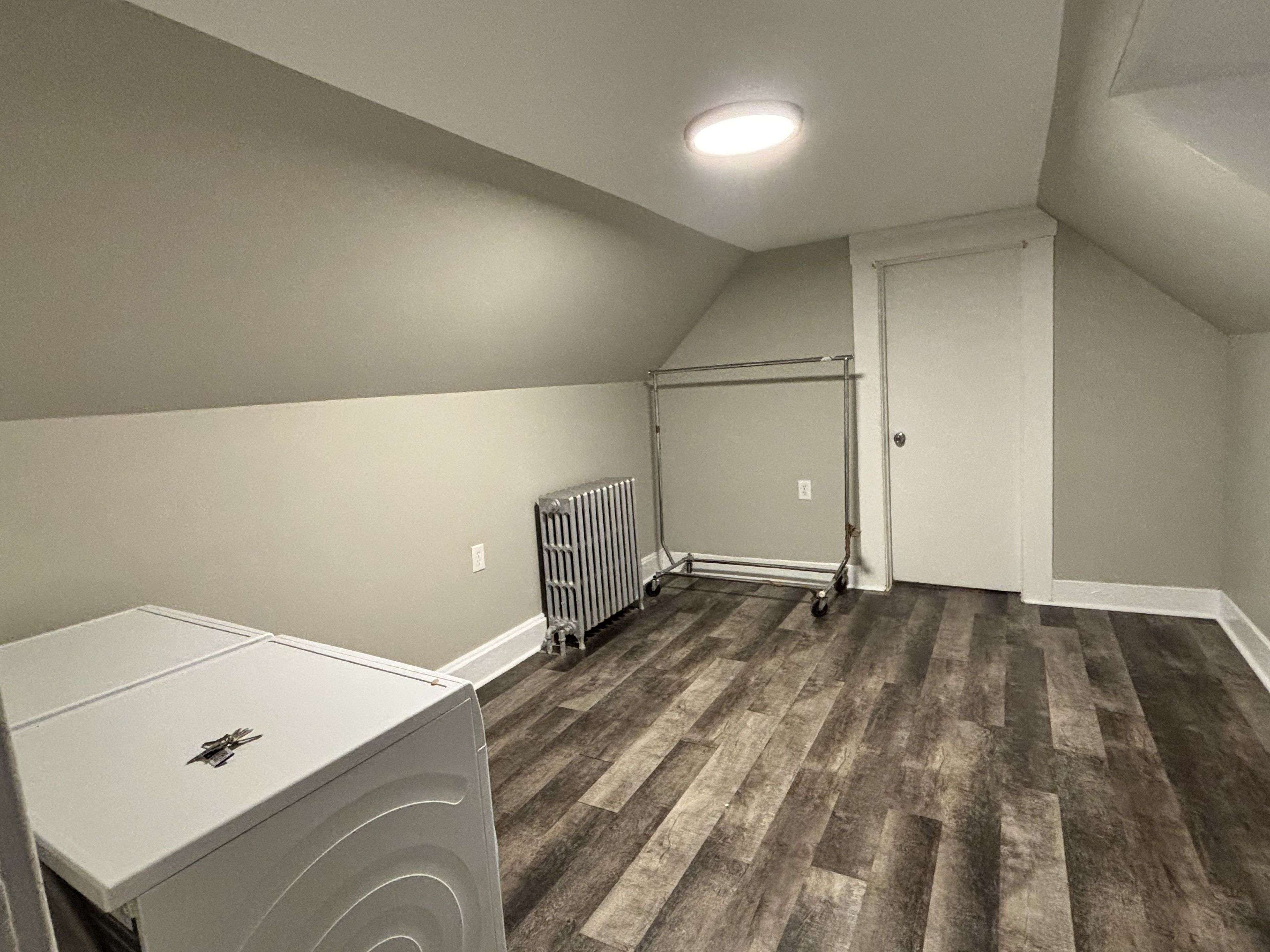 1091 Highland Ave AVE #1, Windsor, ON N9A 1R6