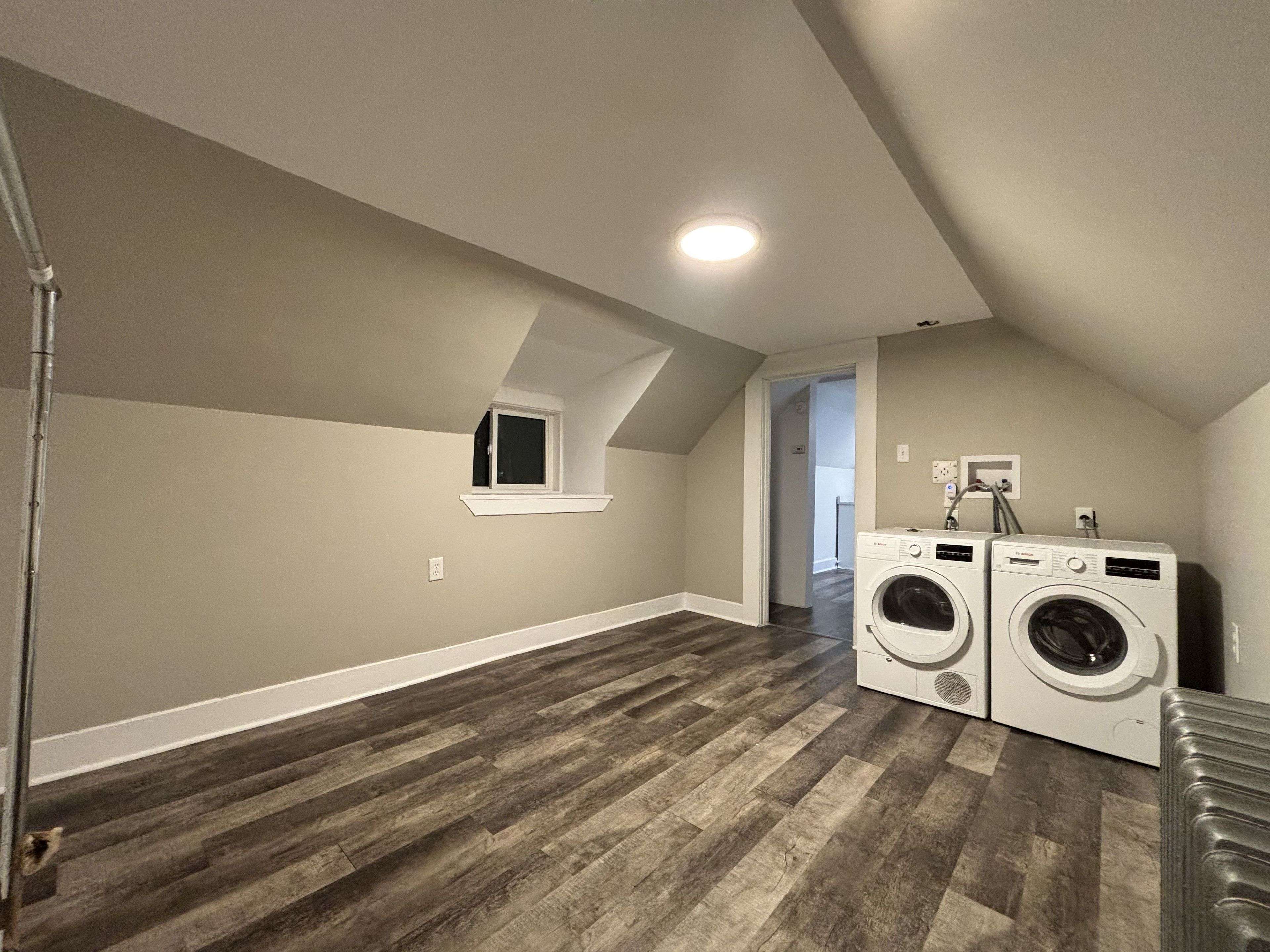 1091 Highland Ave AVE #1, Windsor, ON N9A 1R6