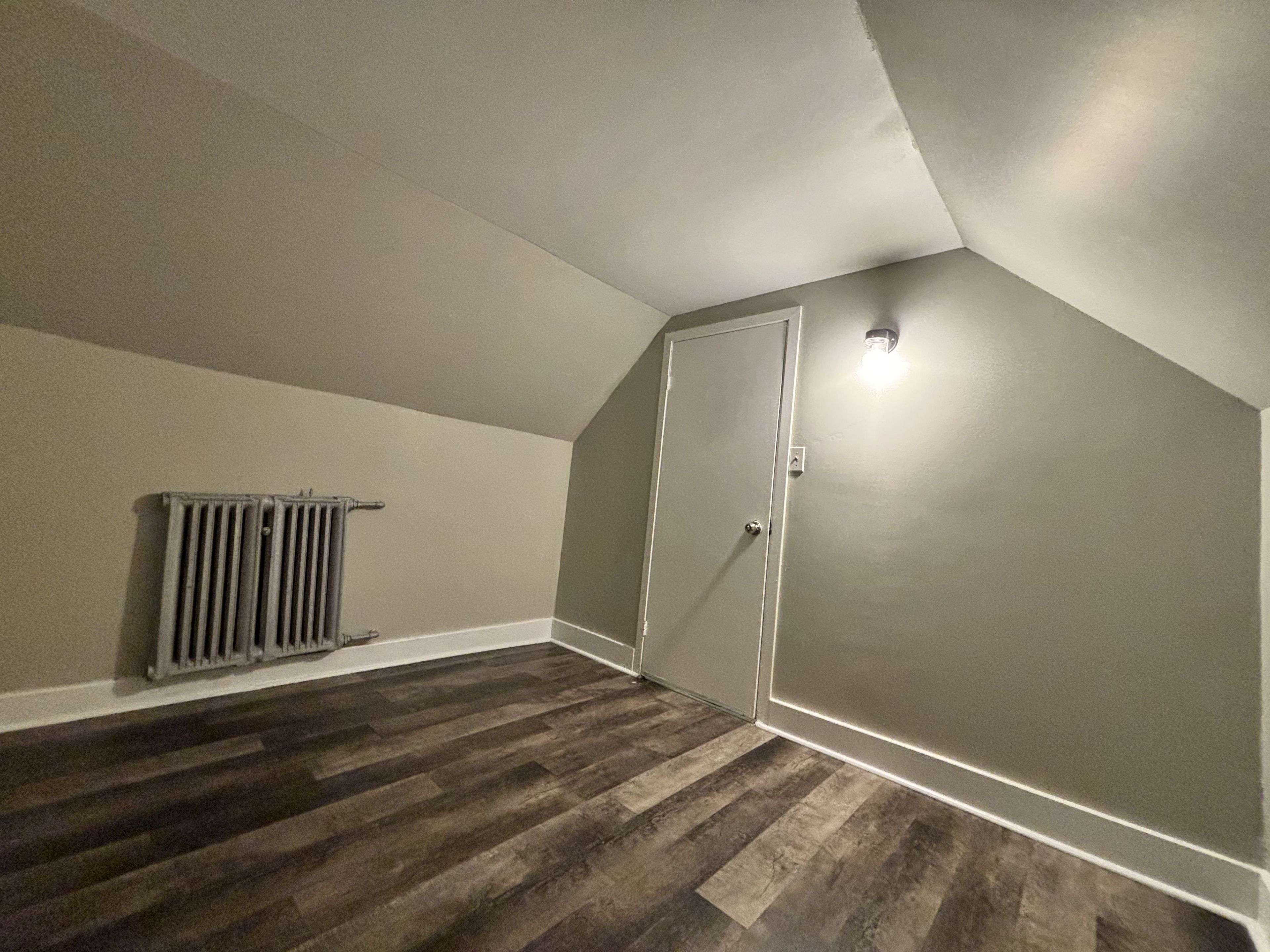 1091 Highland Ave AVE #1, Windsor, ON N9A 1R6