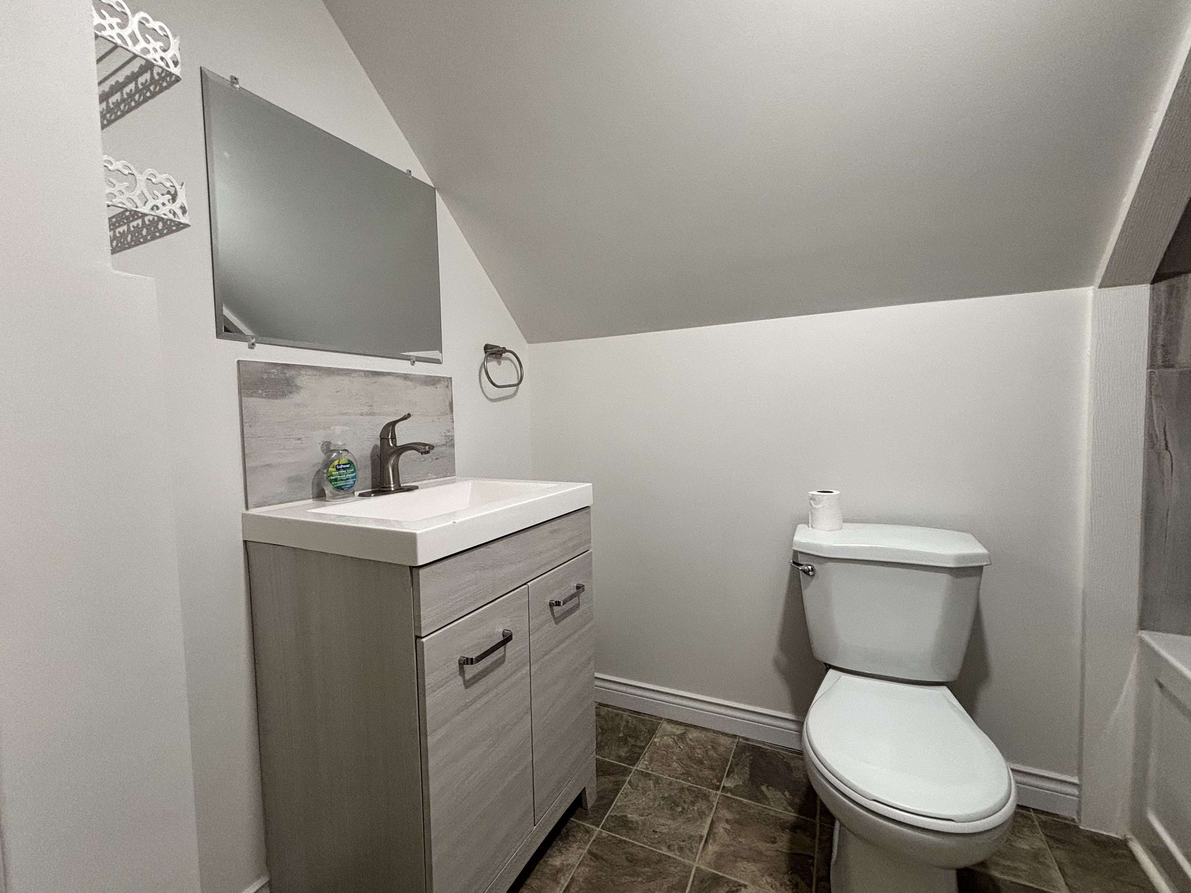 1091 Highland Ave AVE #1, Windsor, ON N9A 1R6