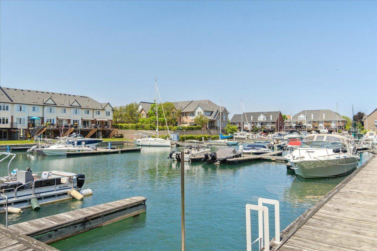 44 Sunvale PL, Hamilton, ON L8E 4Z7