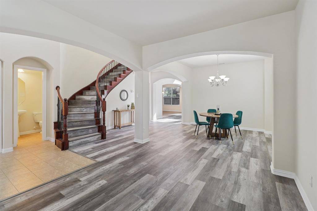 6207 Weaver Drive, Arlington, TX 76001