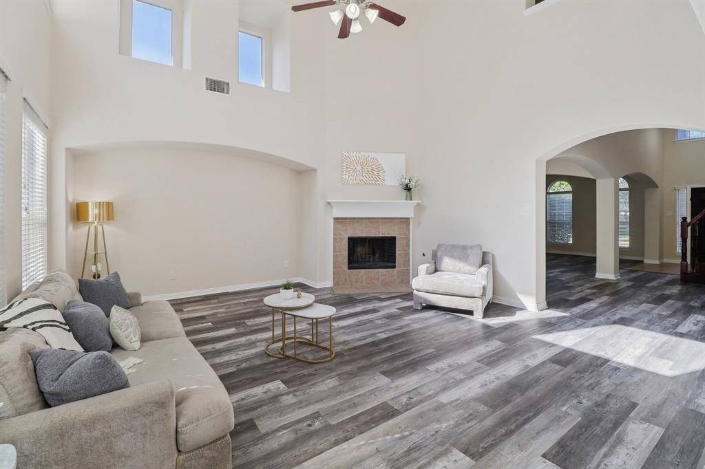 6207 Weaver Drive, Arlington, TX 76001