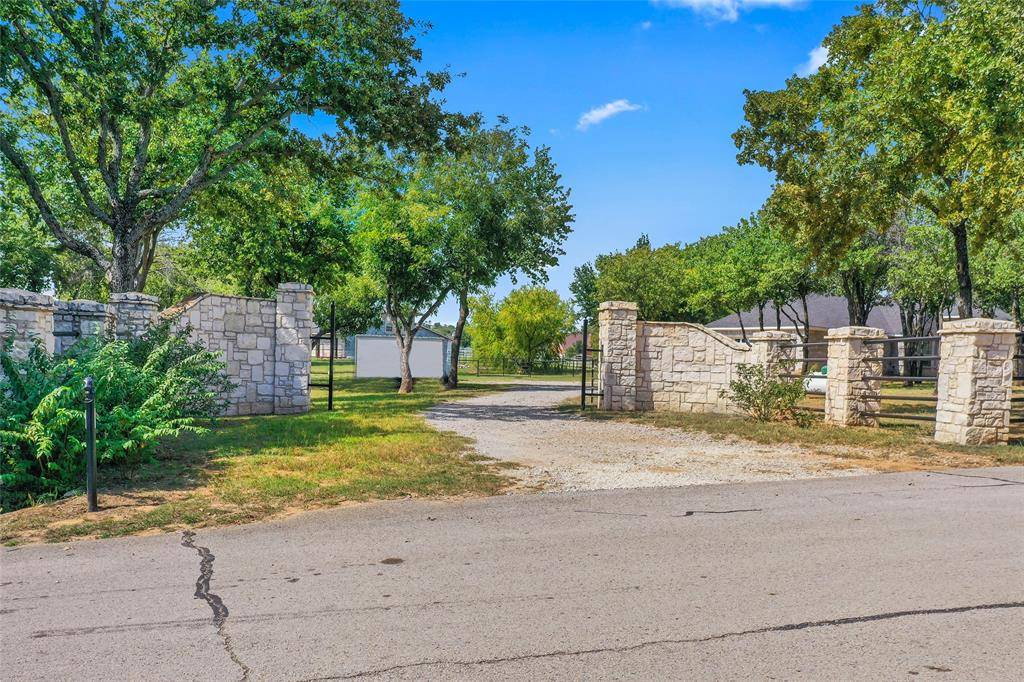 1082 Post Oak Road, Copper Canyon, TX 76226