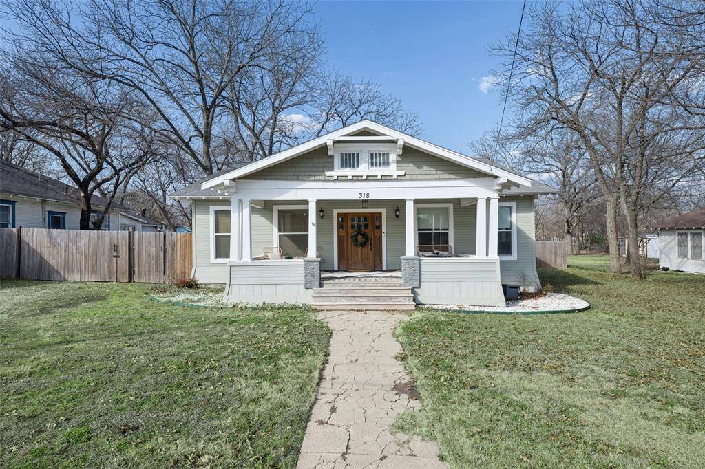 318 W Willingham Street, Cleburne, TX 76033