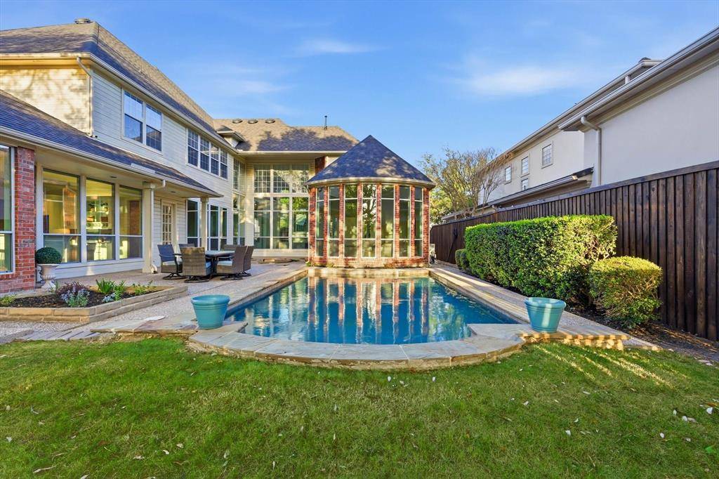 17431 Woods Edge Drive, Dallas, TX 75287