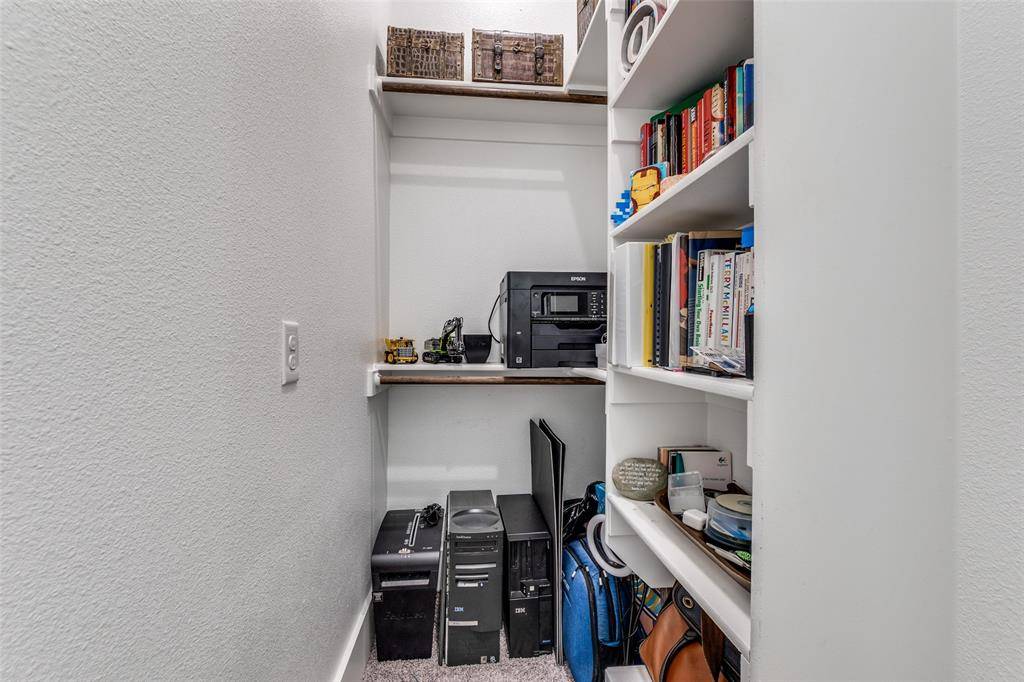 2043 Canada Drive, Dallas, TX 75212