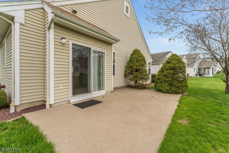 107 Kensington Cir, White Twp., NJ 07823