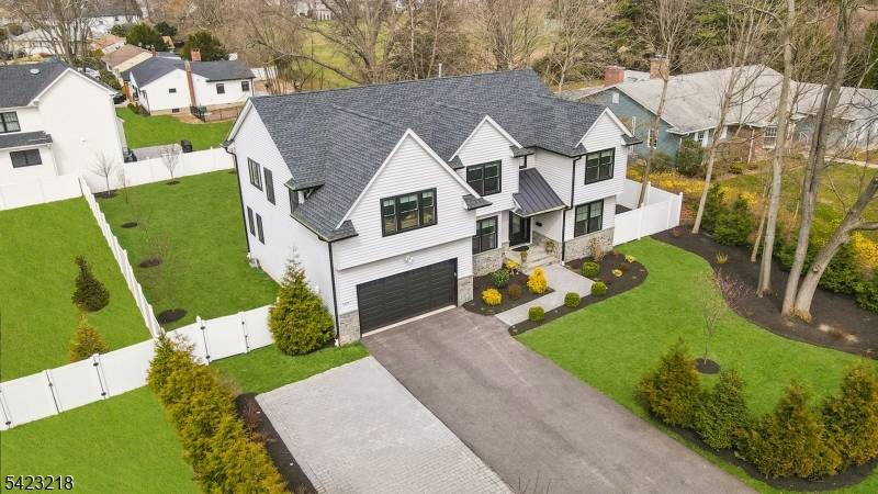 203 Marcotte Ln, Bergenfield Boro, NJ 07621