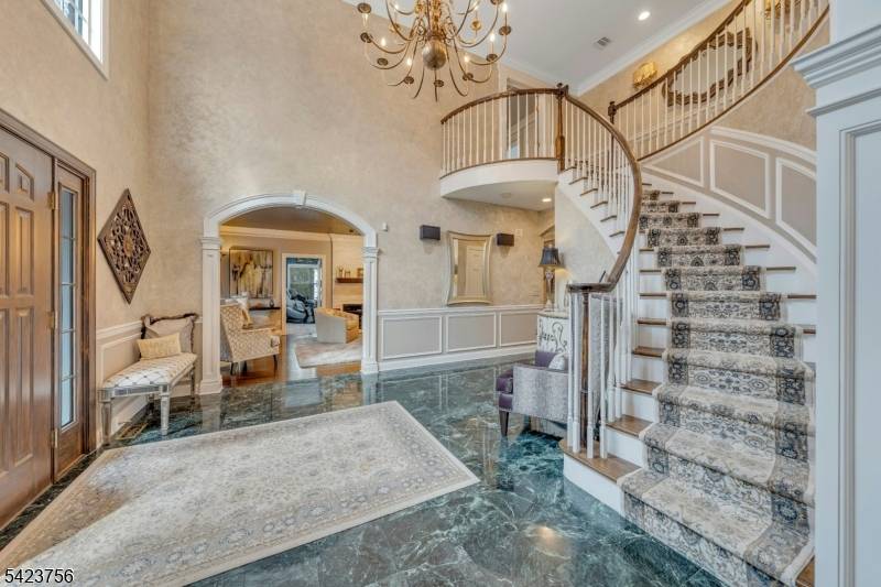 11 Baltusrol Way, Bernards Twp., NJ 07931