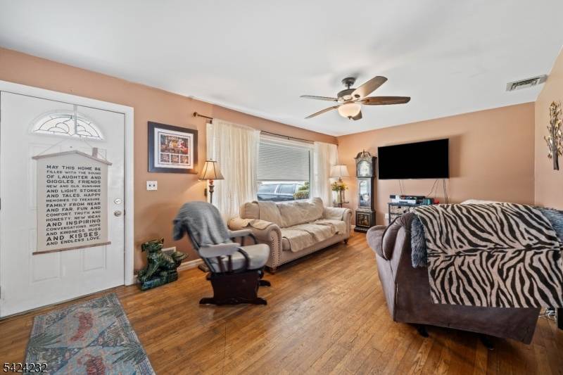 44 Scott Ter, Clifton City, NJ 07013